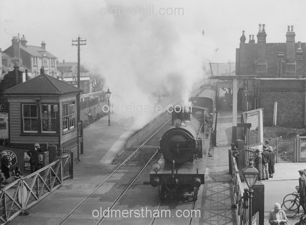 Image number 4906&prevurl=reigatestation